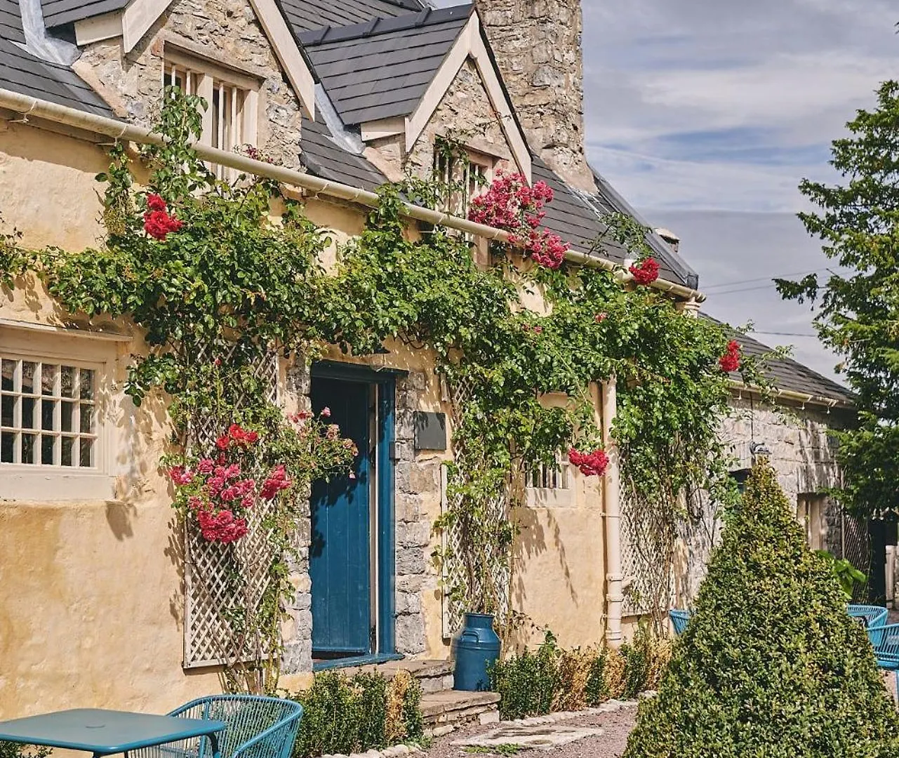 Alium Cottage Barry 0*,  United Kingdom