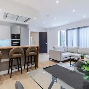Stayinn Aldgate , London United Kingdom